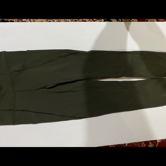 Lululemon - Picture 3 of 5